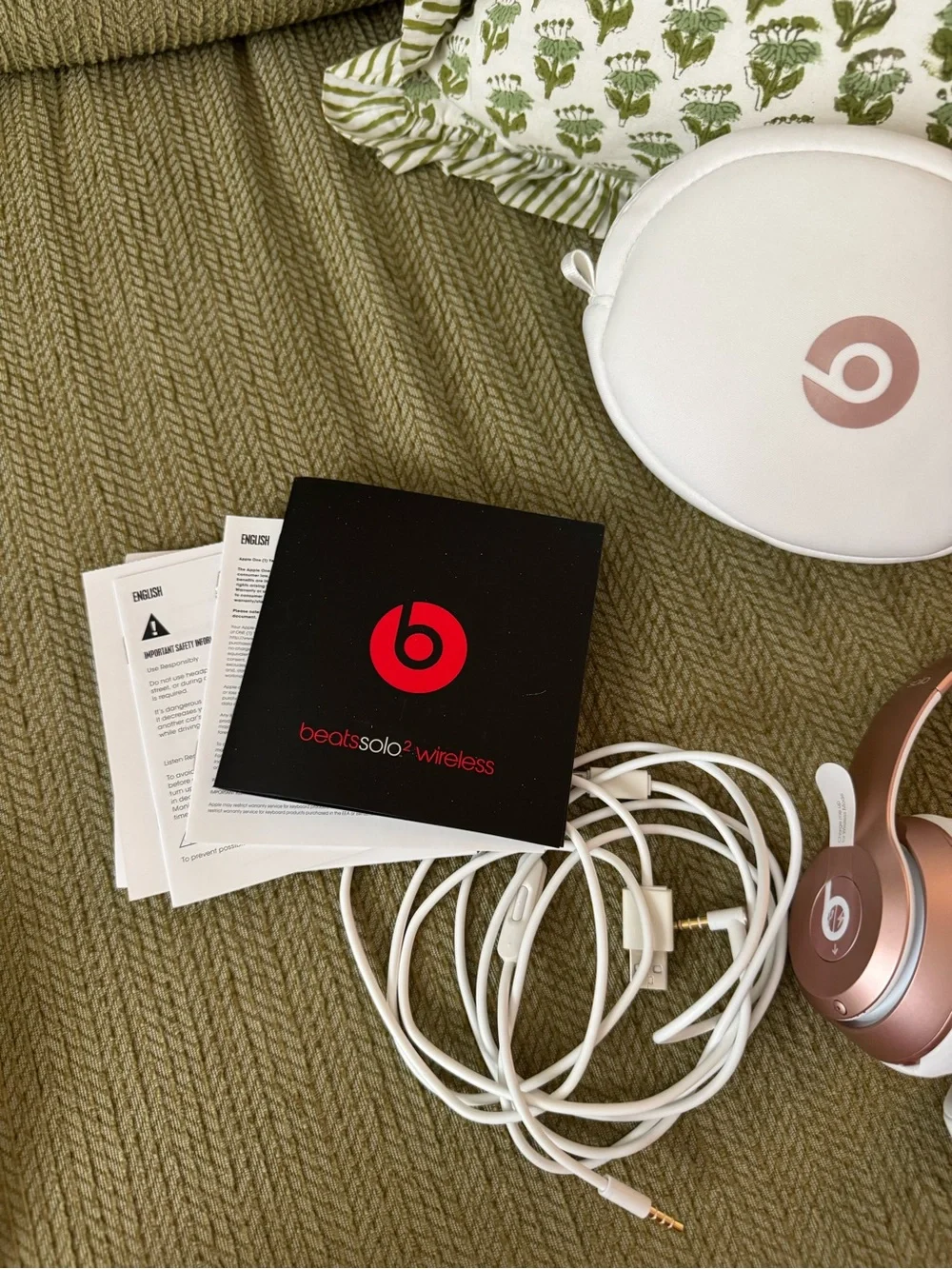 Beats Solo2 Wireless Headphones - Special Edition Rose Gold